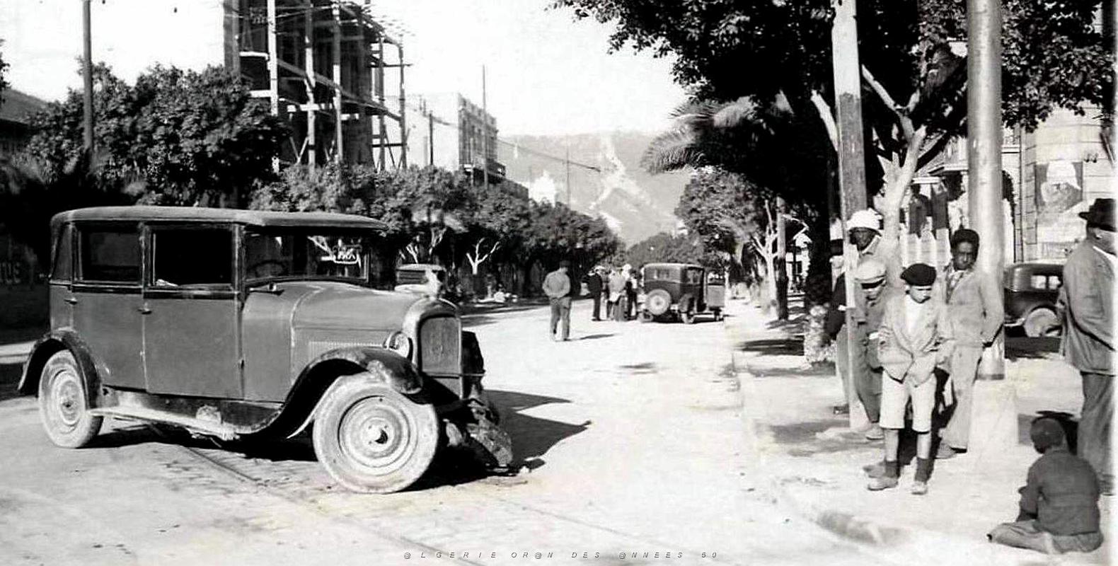 1430- Oran - Bd Hippolyte Giraud - Accident voiture2.jpg